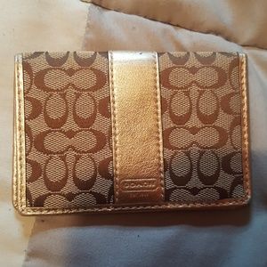 Coach ID wallet